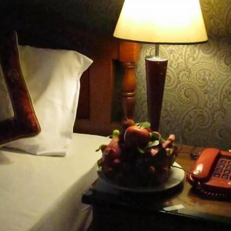 Khach San Trung Mai Hotell Ho Chi Minh-staden Exteriör bild