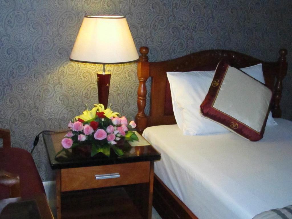 Khach San Trung Mai Hotell Ho Chi Minh-staden Exteriör bild