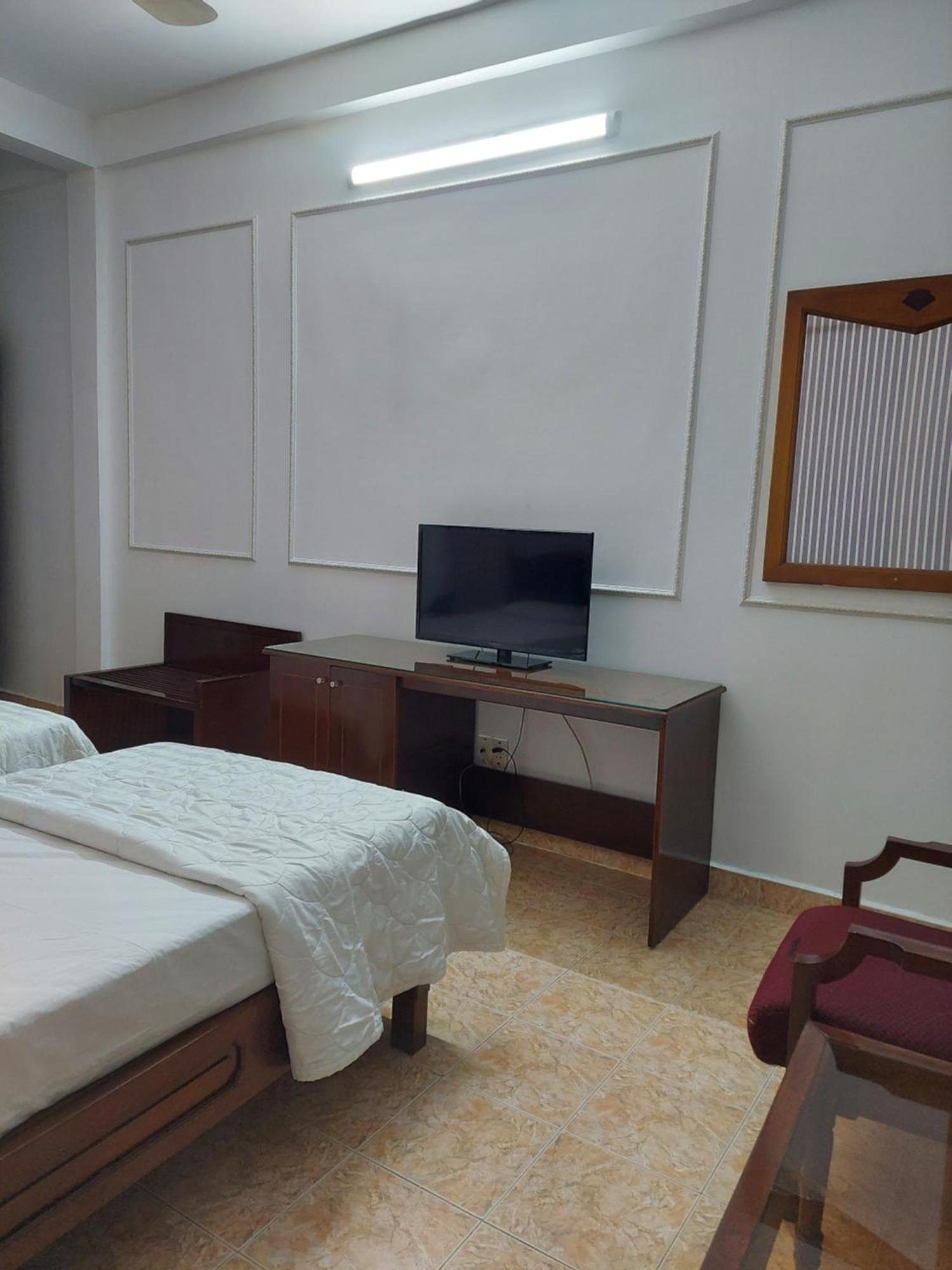 Khach San Trung Mai Hotell Ho Chi Minh-staden Exteriör bild