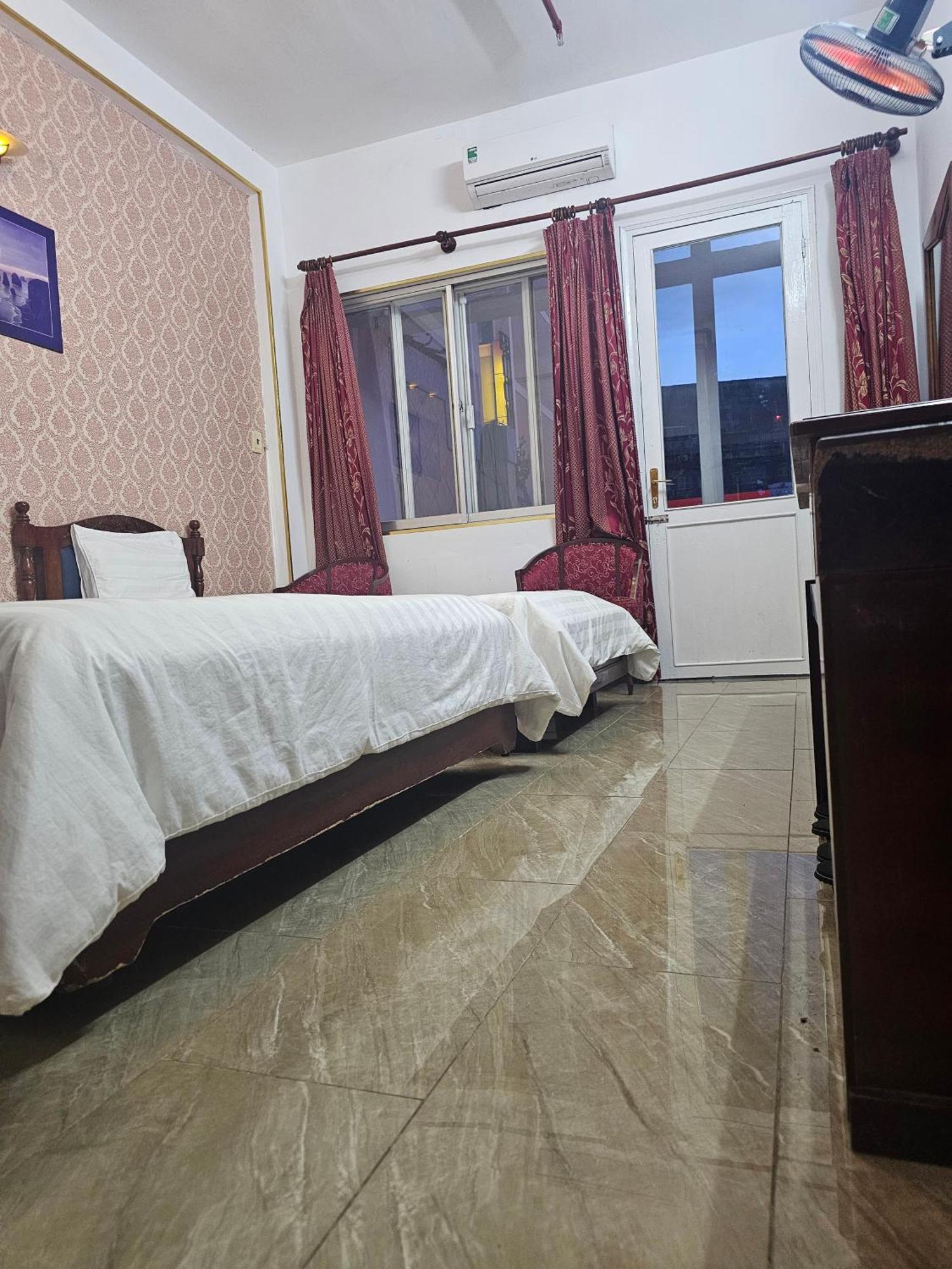 Khach San Trung Mai Hotell Ho Chi Minh-staden Exteriör bild