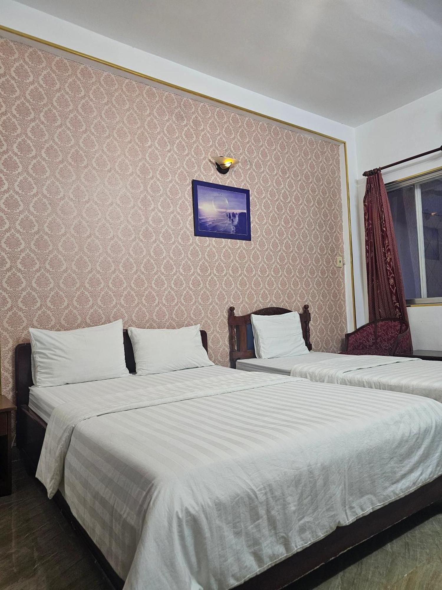 Khach San Trung Mai Hotell Ho Chi Minh-staden Exteriör bild