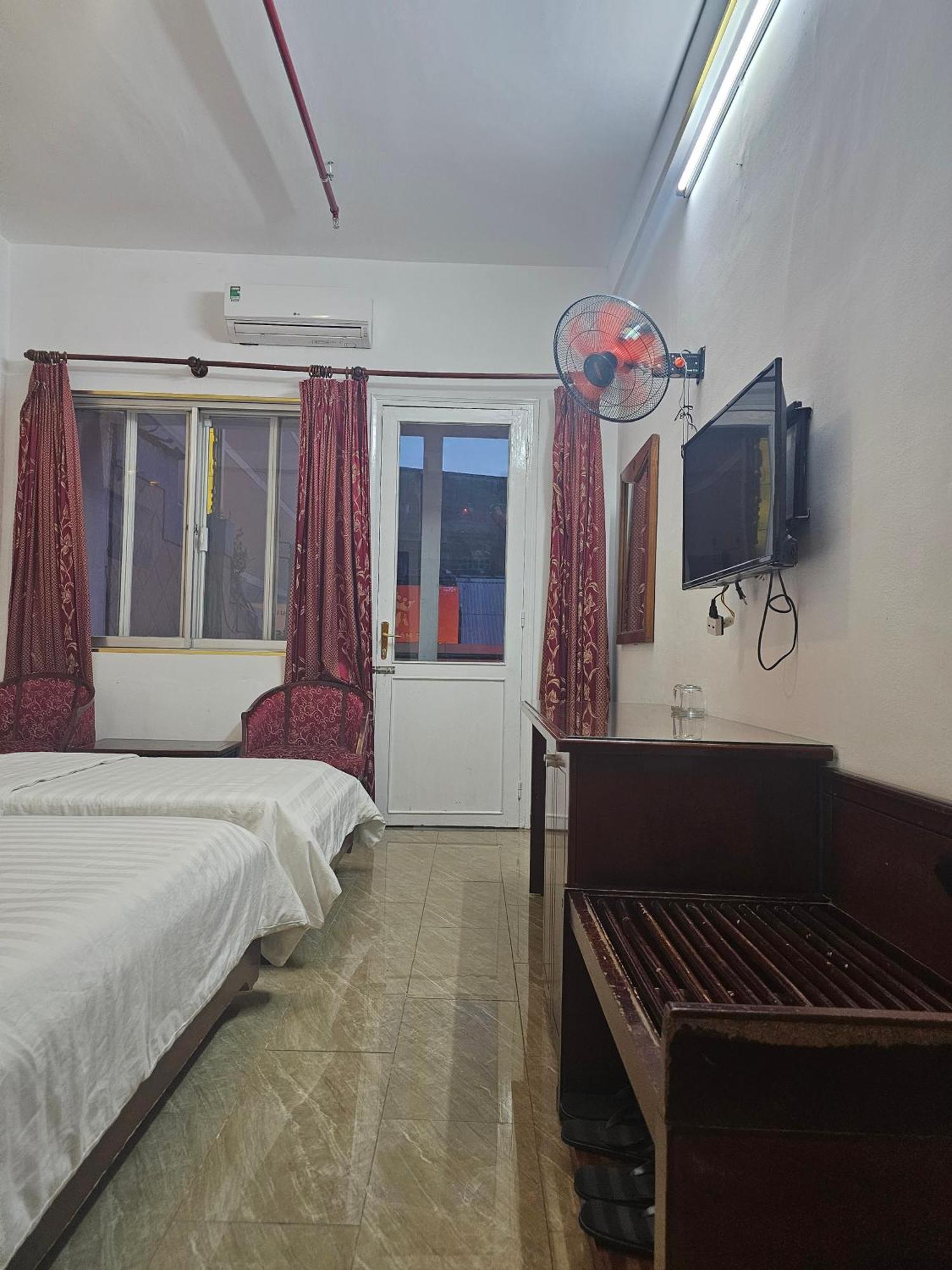 Khach San Trung Mai Hotell Ho Chi Minh-staden Exteriör bild