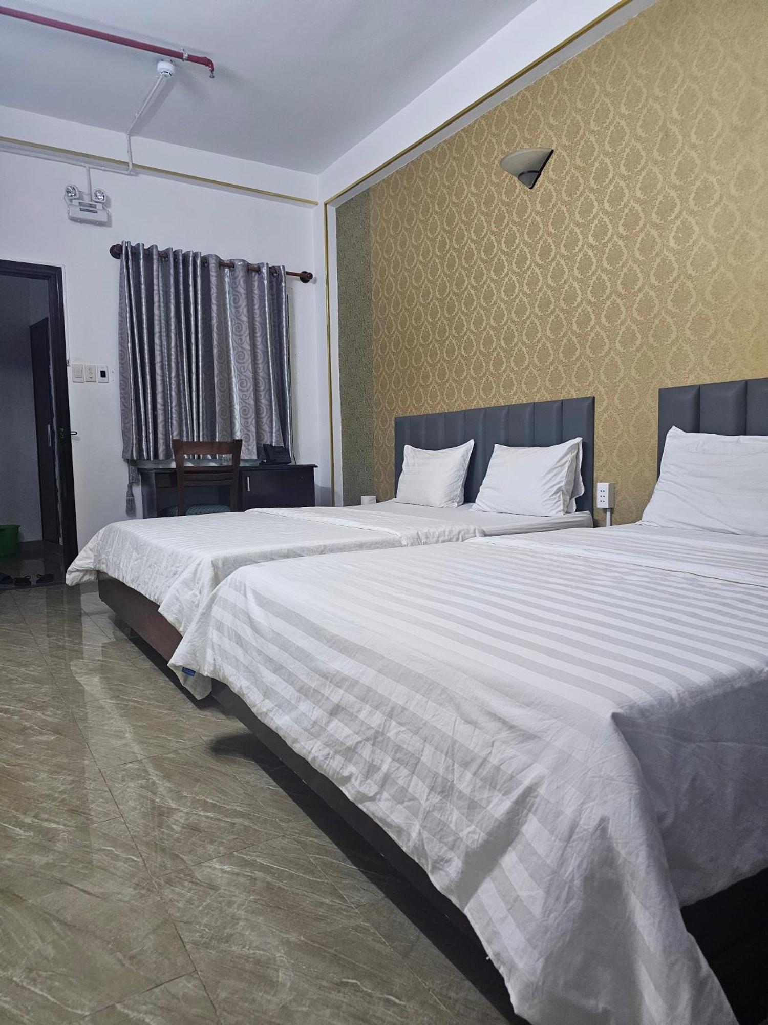 Khach San Trung Mai Hotell Ho Chi Minh-staden Exteriör bild