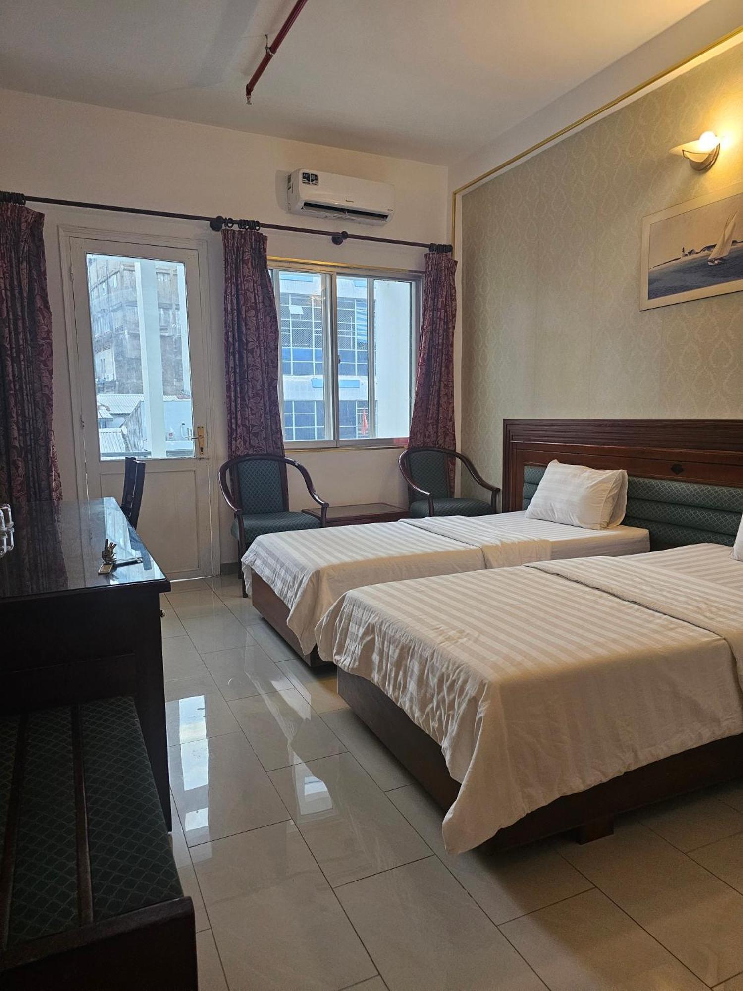 Khach San Trung Mai Hotell Ho Chi Minh-staden Exteriör bild