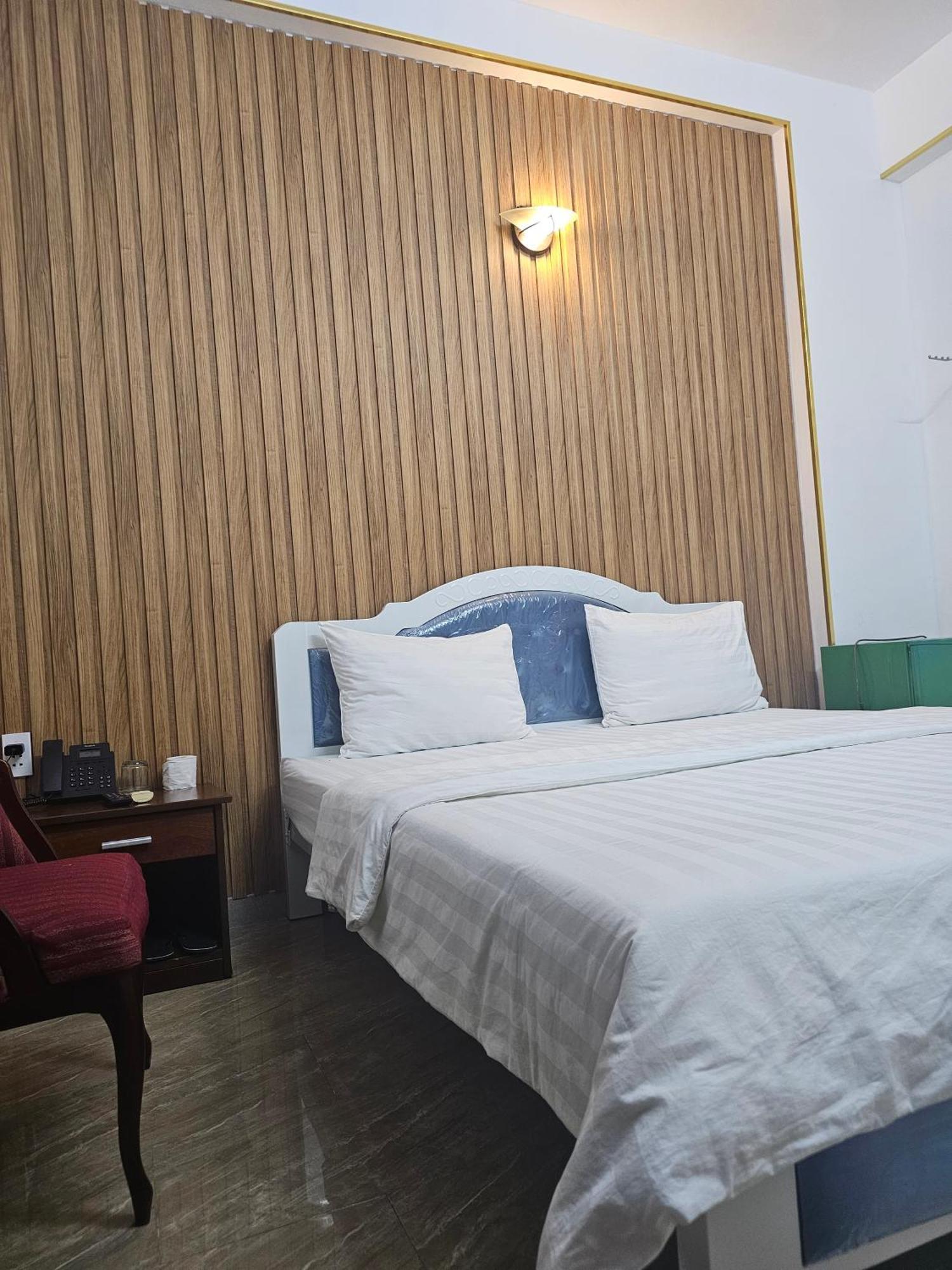 Khach San Trung Mai Hotell Ho Chi Minh-staden Exteriör bild