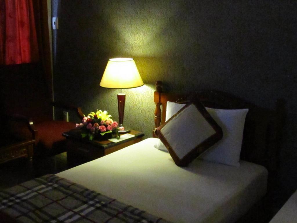 Khach San Trung Mai Hotell Ho Chi Minh-staden Exteriör bild